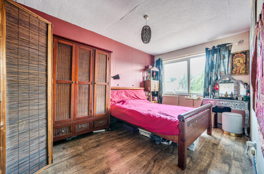 1312217-6-685ab25...