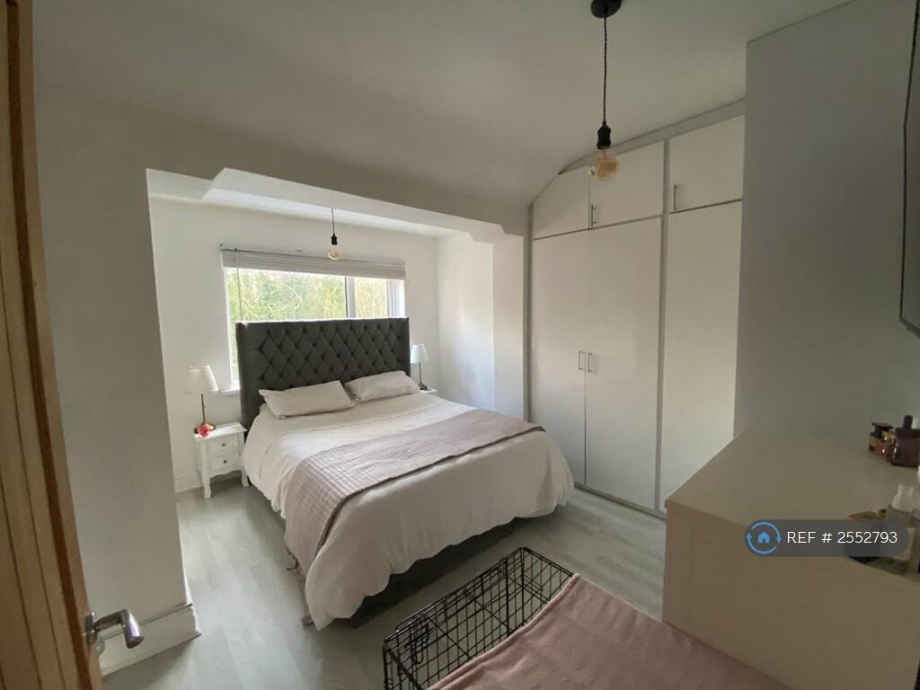 Double Bedroom 2