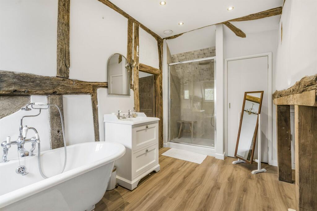 En Suite Bathroom