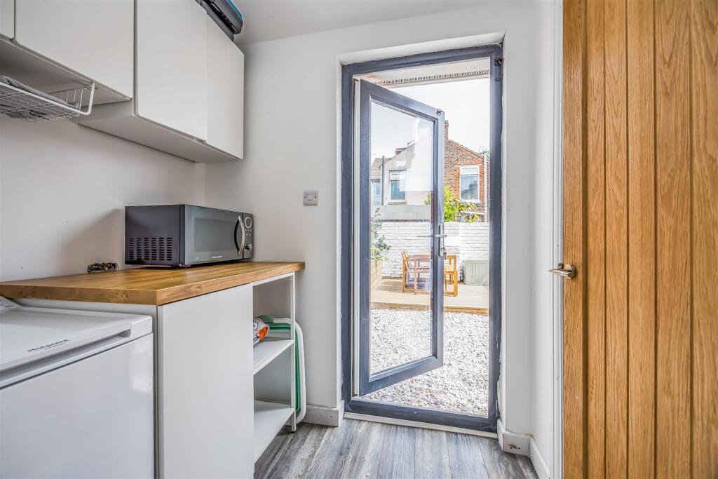 102 Jubilee Road, Southsea-Small-PorticoMarketing-