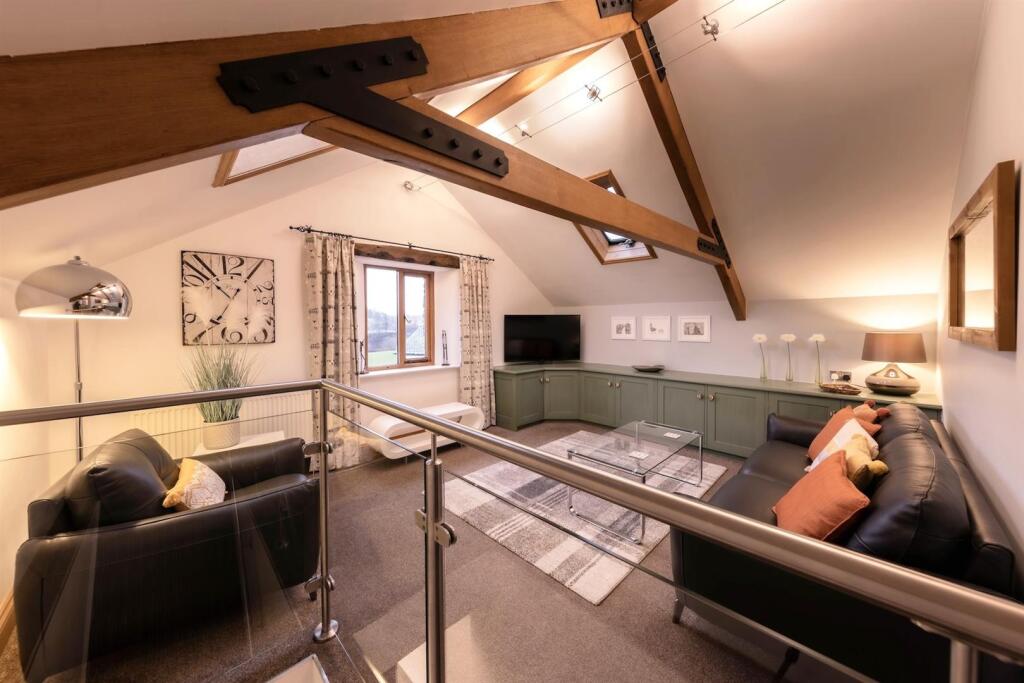 36 annexe lounge.jpg