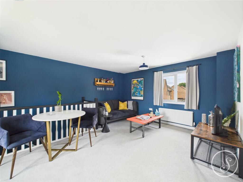 OPEN PLAN LOUNGE/KITCHEN