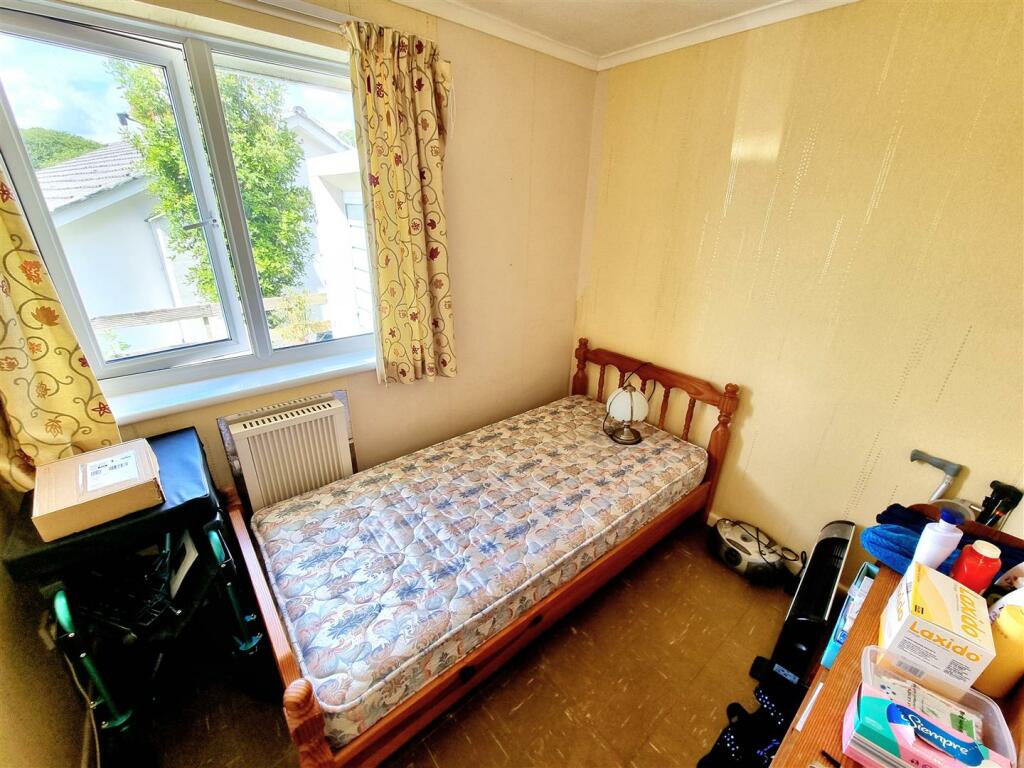 Bed 3.jpg