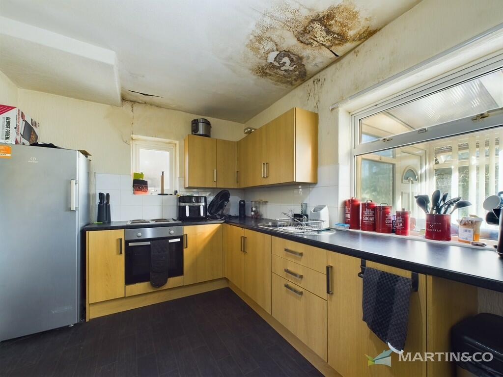 CAM02318G0-PR0328...