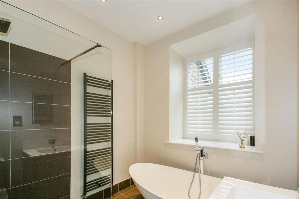 En Suite Bathroom