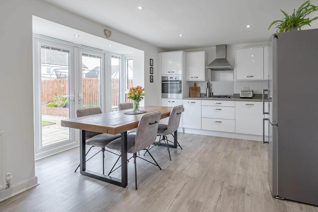 Kitchen / Dining
