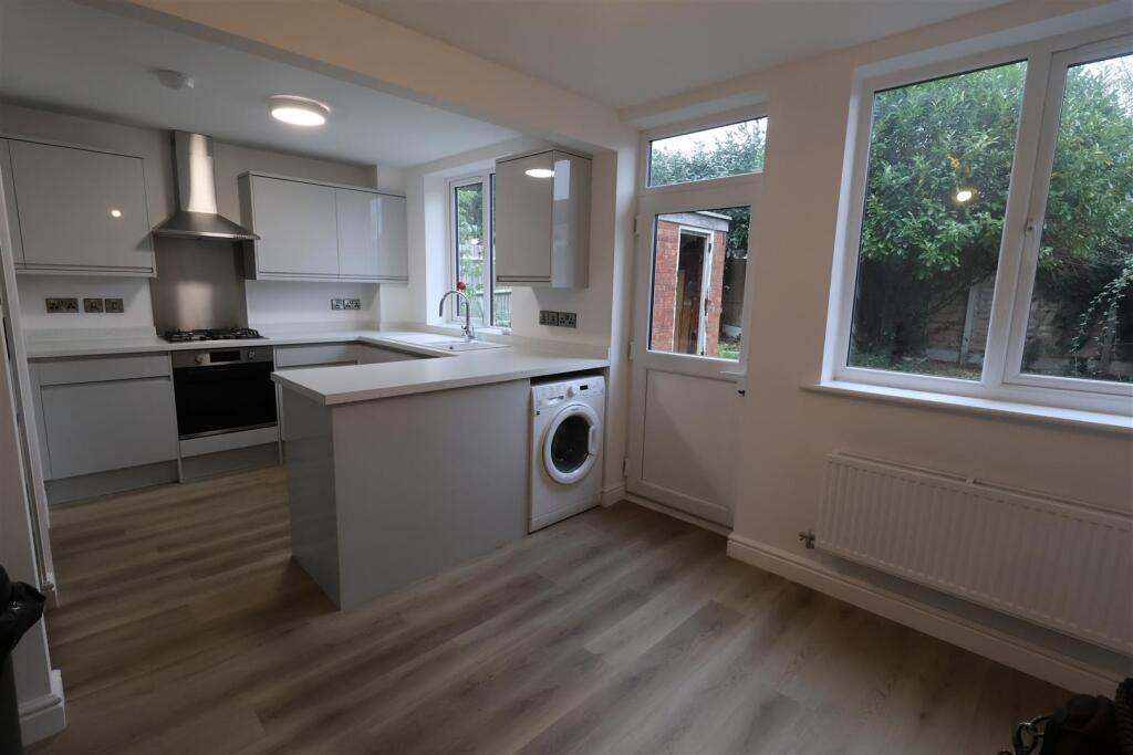 24 edgeworth kitchen 1.JPG