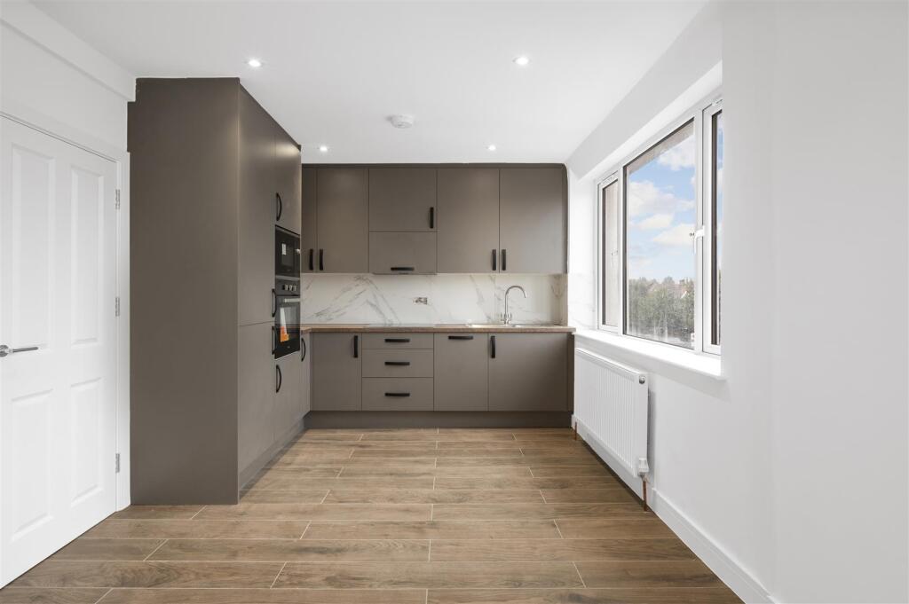 Flat 3, 80 Durham Road,2.jpg