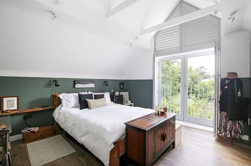 Principal bedroom