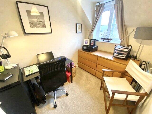 Bedroom 2/ Study