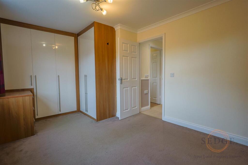 4 mallard close -12.jpg