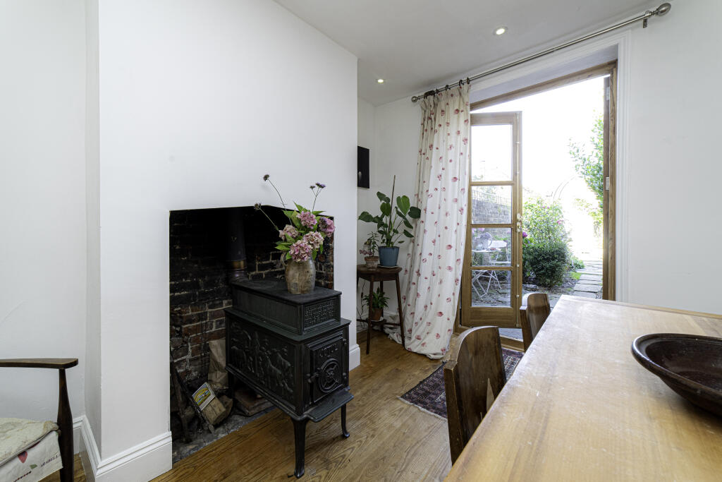 general 11 Church St