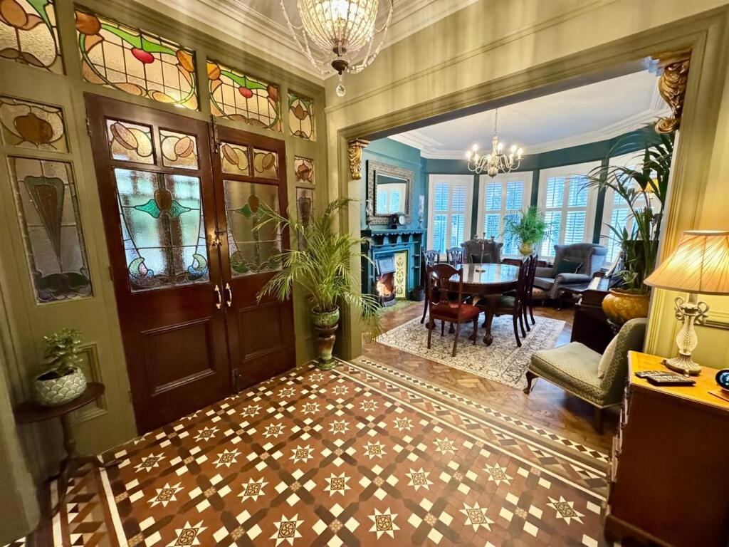 PHOTO-2025-11-19-17-59-55 (7).jpg