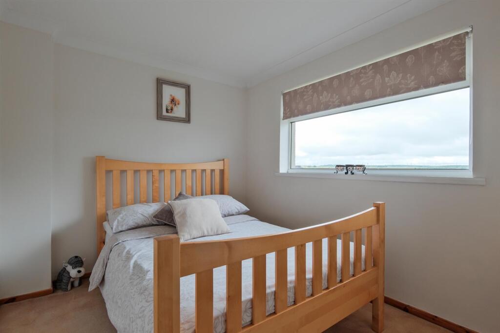 018-32 Currieside Place, Shotts, ML7 4AL.jpg