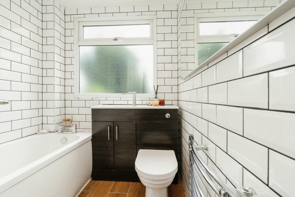 BATHROOM SUITE
