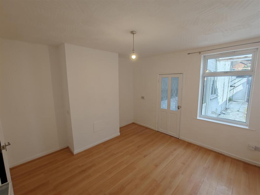 dining room.jpg