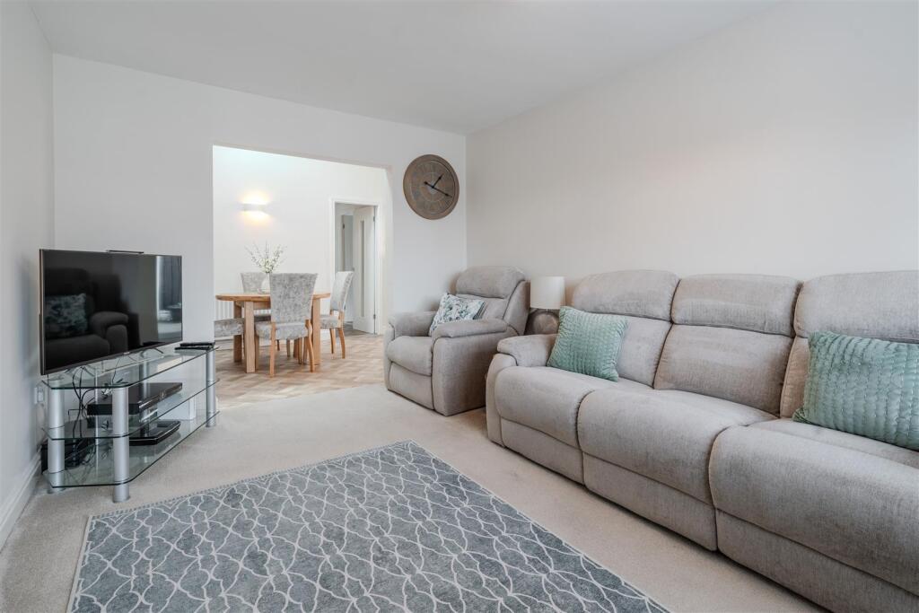 Living Room.jpg