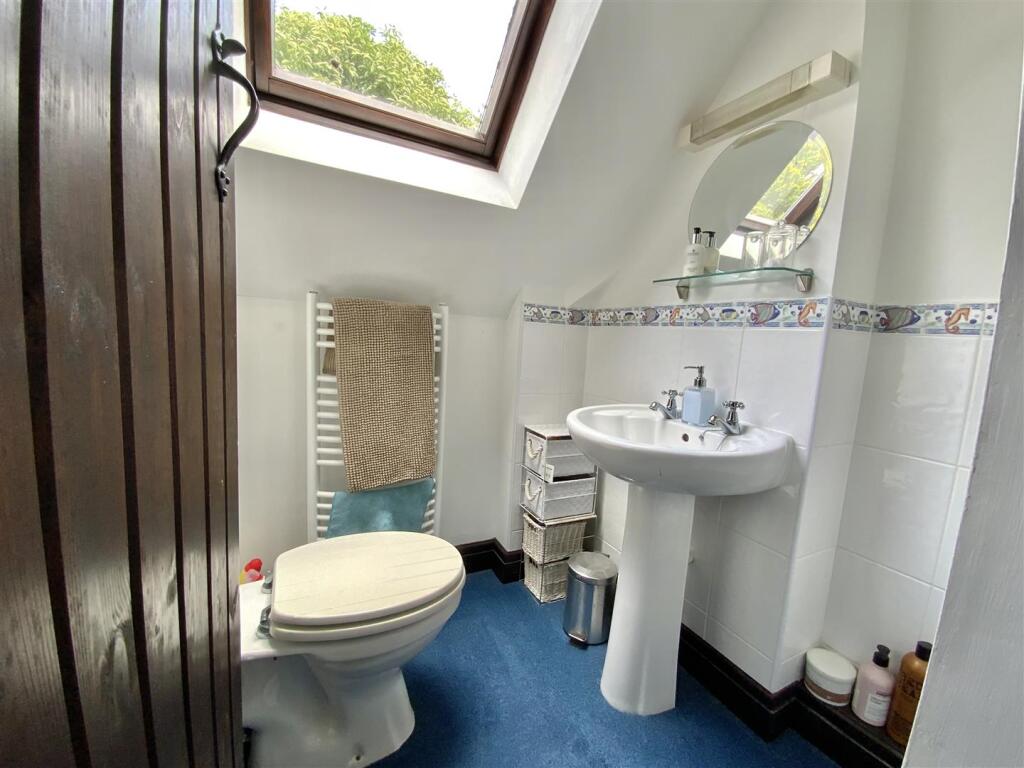 Bedroom 5 - En-suite