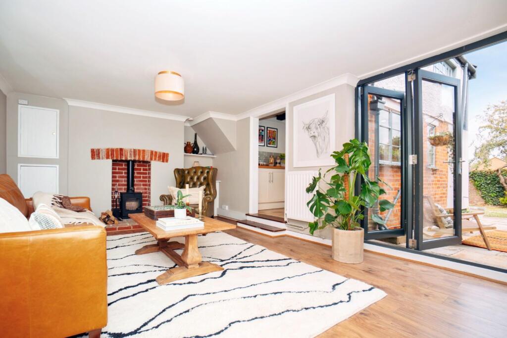 13 Southgate Street [Sitting Room].jpg