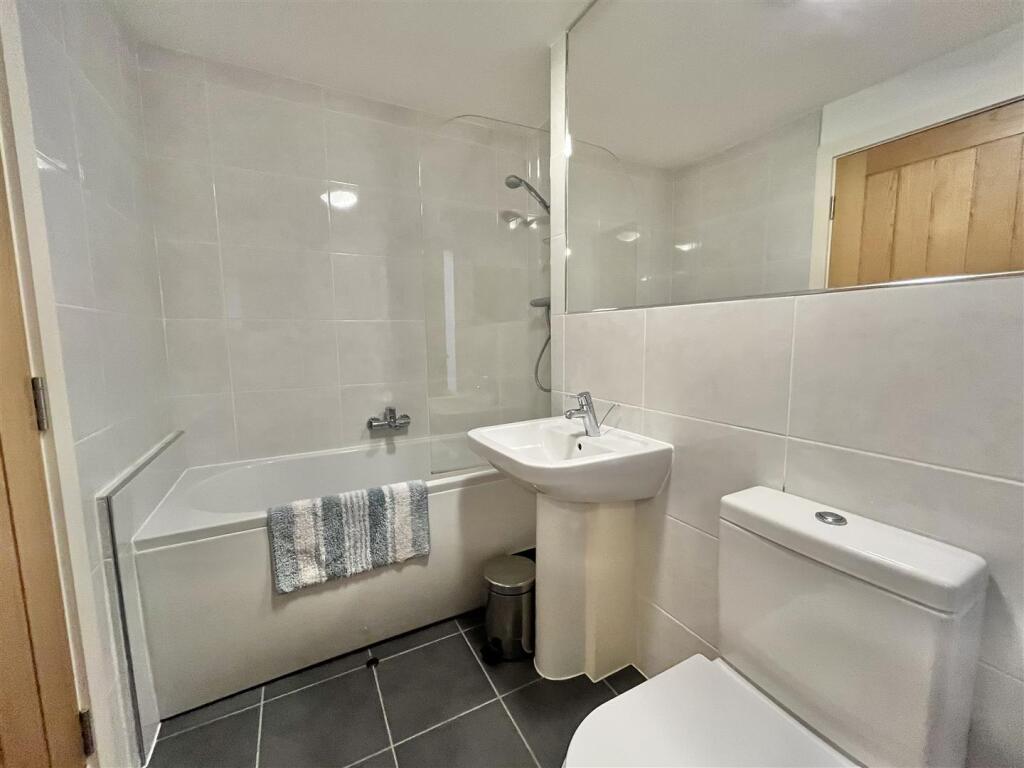 Bathroom/En-Suite