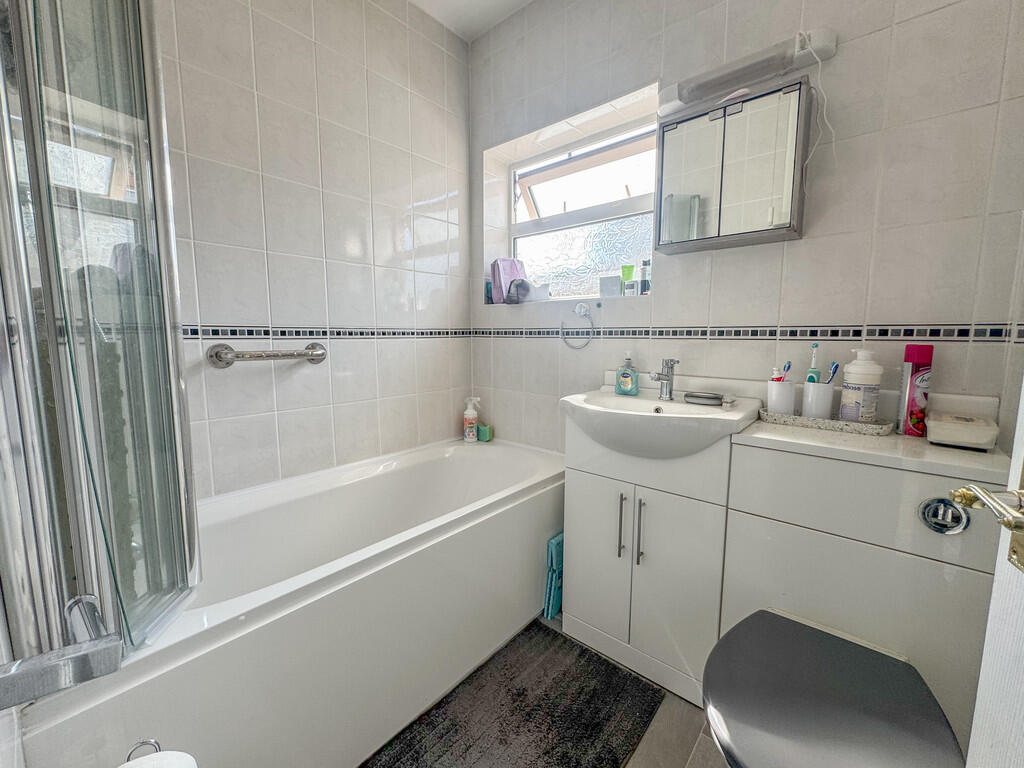 bed 1 ensuite
