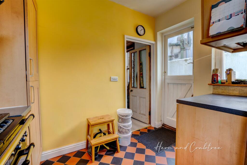 Dogfield Street, Cathays, HernCrabtree (15).jpg