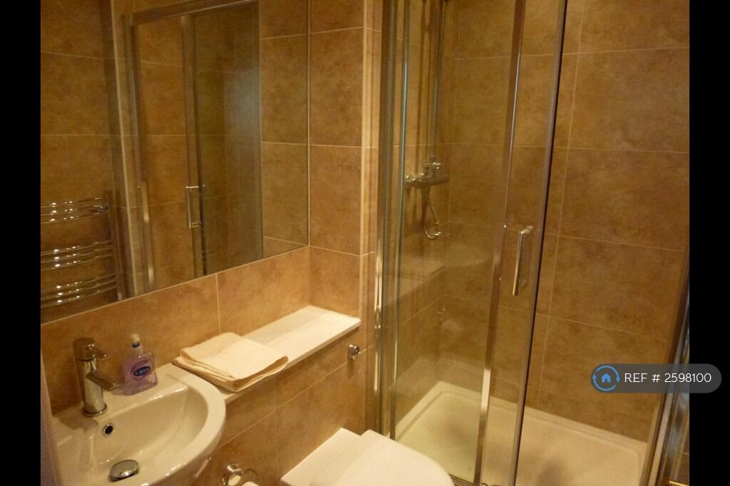 En Suite Bathroom