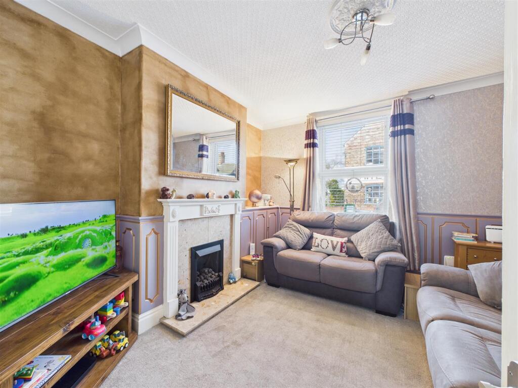 SITTING ROOM