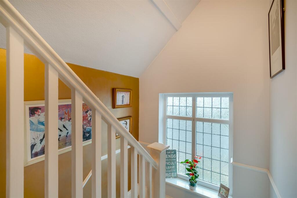 8584063-interior30.jpg