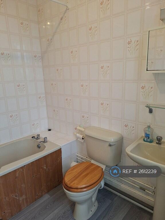 En Suite Bathroom