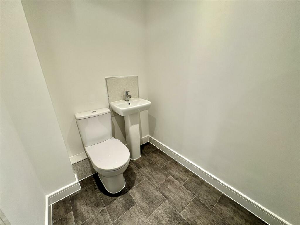Bramleys Estate Agents - Stonebrooke Gardens - Ell