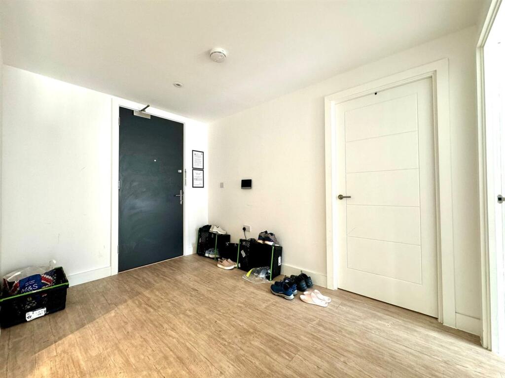 Hallway.jpeg