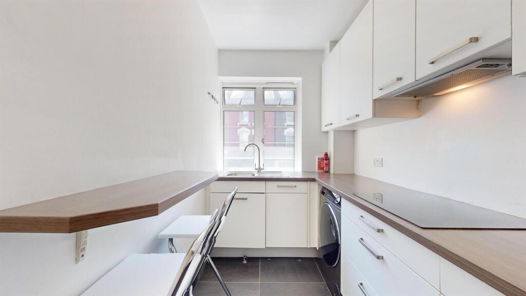 33Redcliffe Closekitchen2.jpg