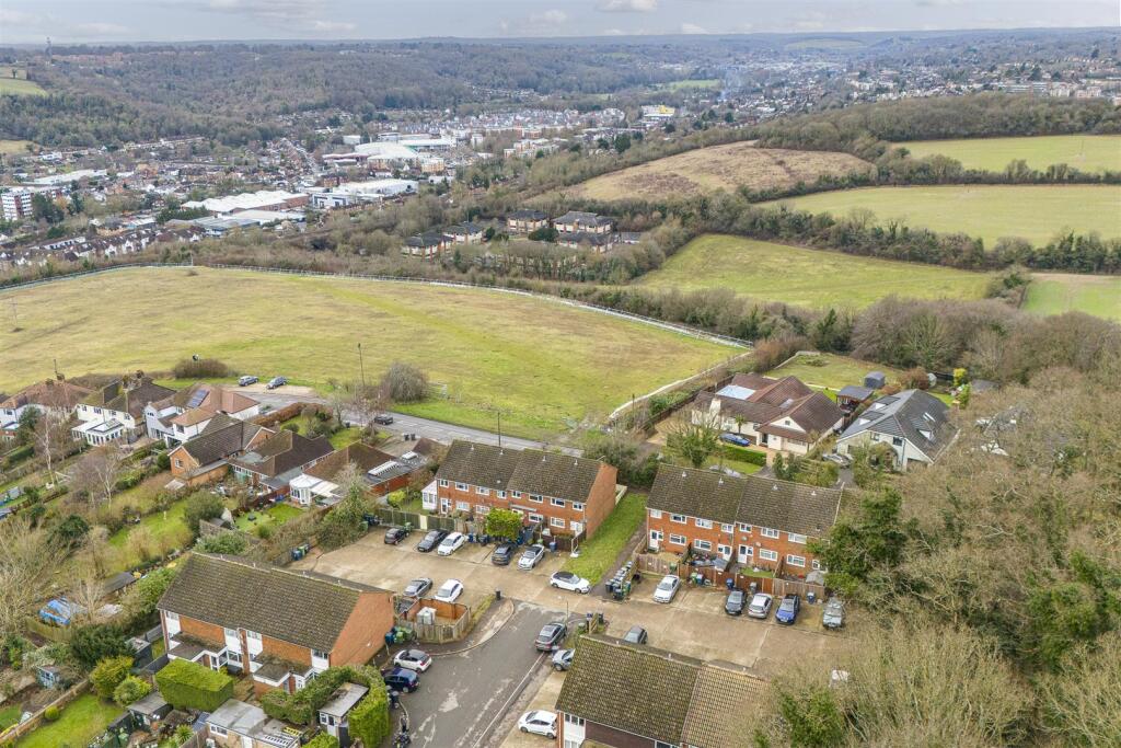 103 Clearbrook Close, HP13 7BS-10.jpg