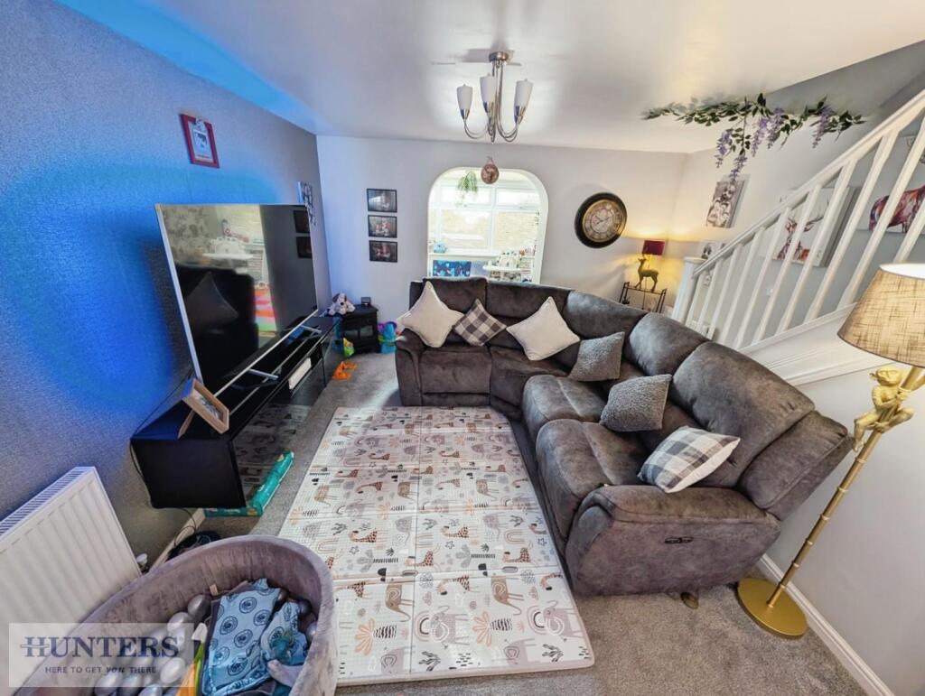 Kitchen / Lounge Area