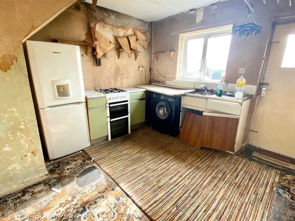 northway 120 kitchen.jpg