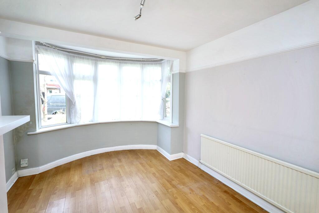 17 Tees Avenue, Perivale, Greenford, UB6 8JH