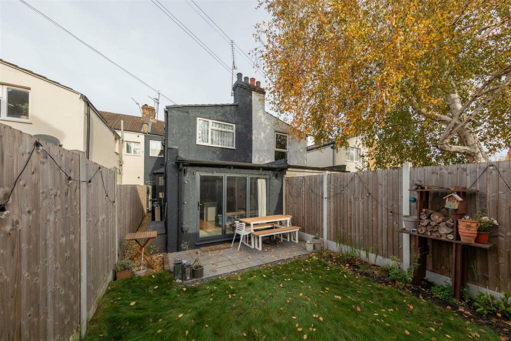 Forest Road E17