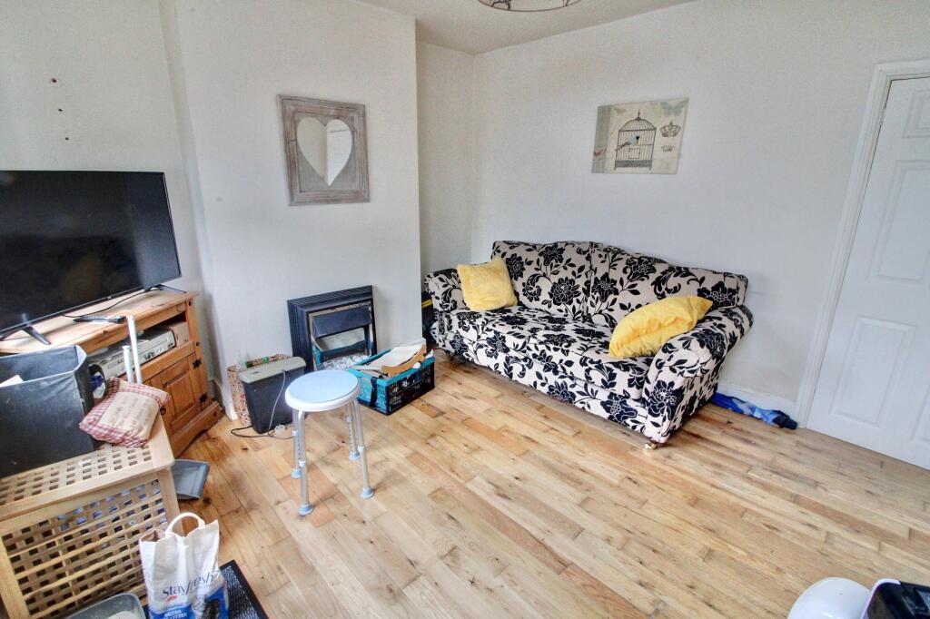 7. Lounge