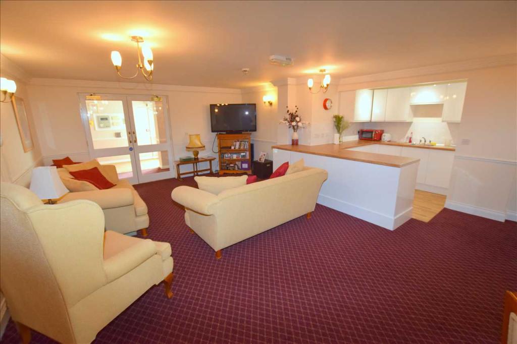 COMMUNAL LOUNGE