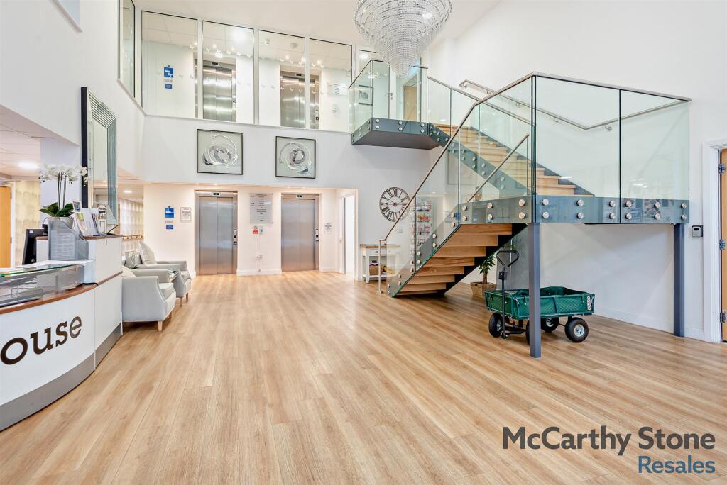 8635426-interior16-800.jpg
