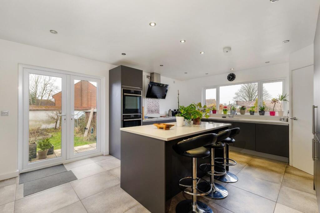 85586_Cedar-Lodge-Hurdcott-Lane-Winterbourne (8).j