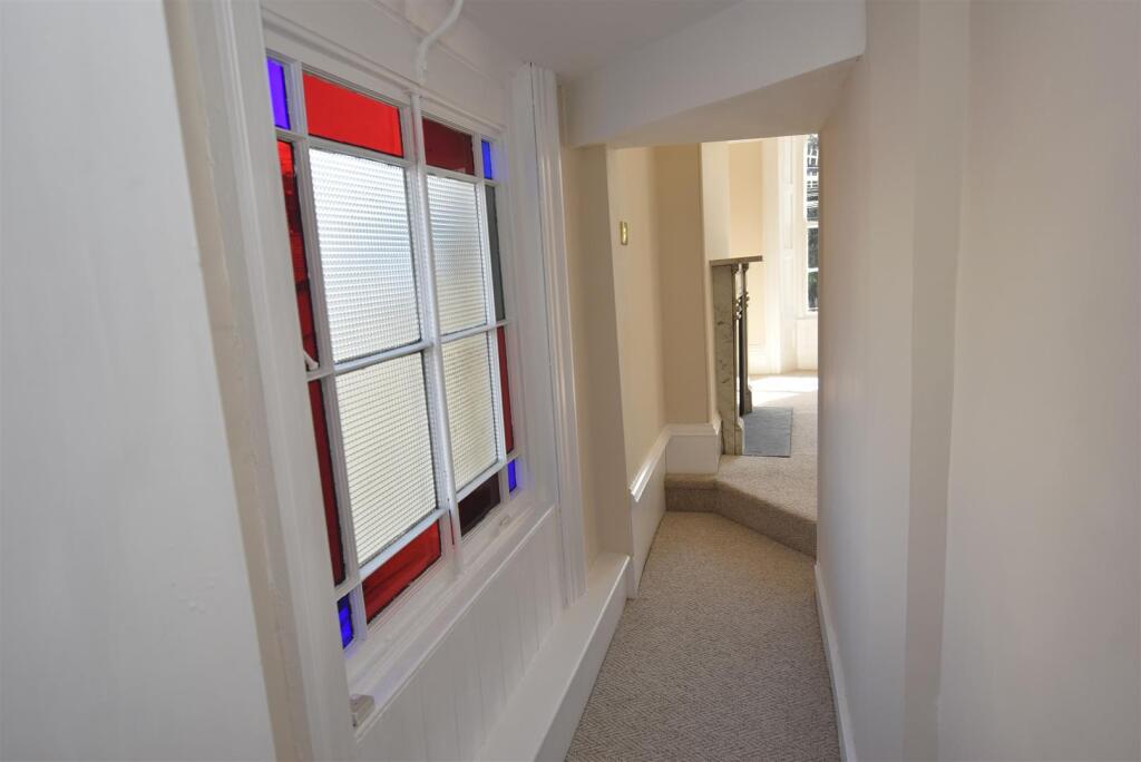 Link from Kitchen to Lounge