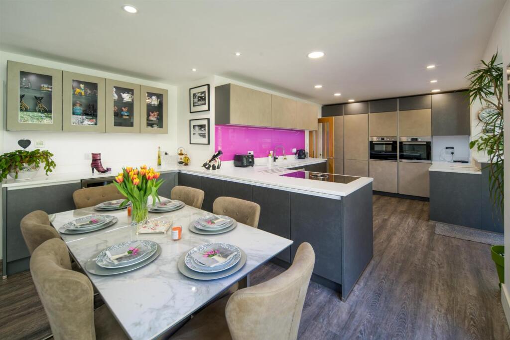 Kitchen &amp; Dining Area
