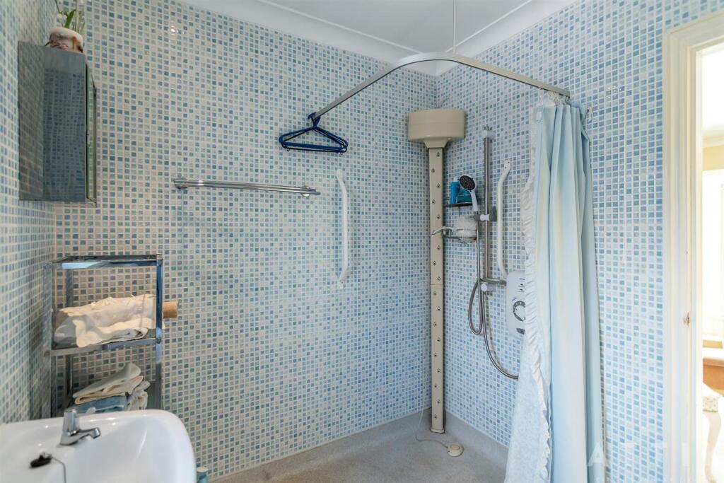 2 Hanbury Close, Halesworth IP19 8DG (29).jpg