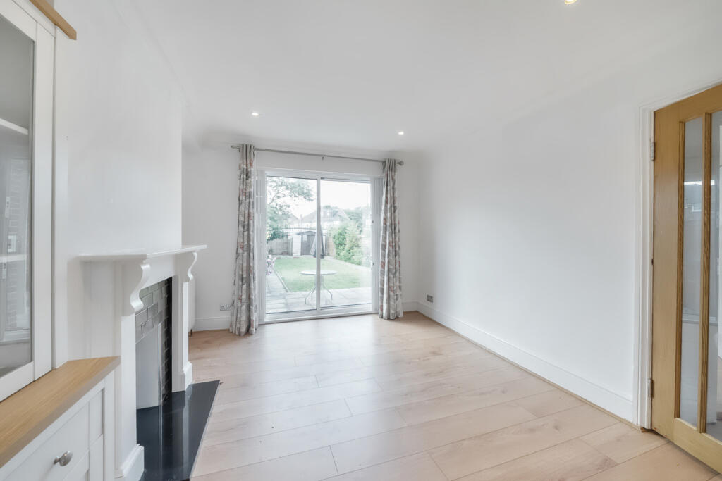 1301974-7-683d725...