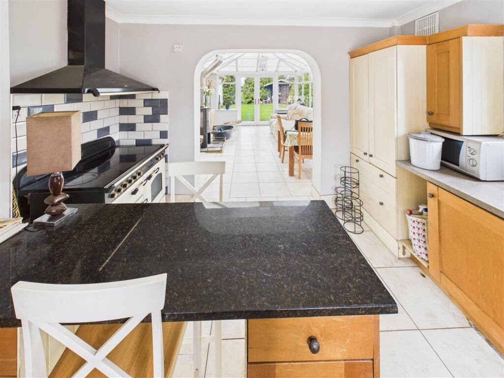 kitchen 6.jpg