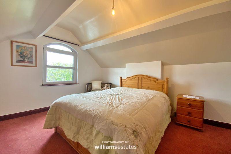Flat 2 Bedroom...