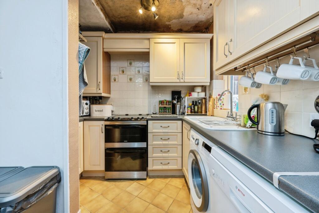 Kitchen 2