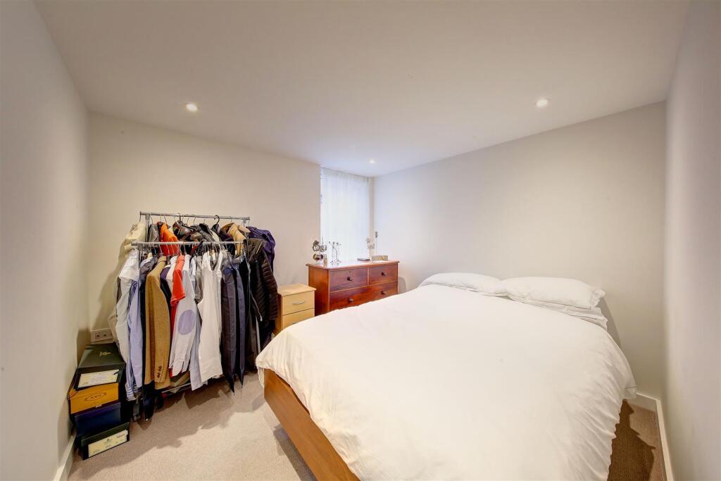 3_21_lower_richmond_road_image2_12662_4.jpg